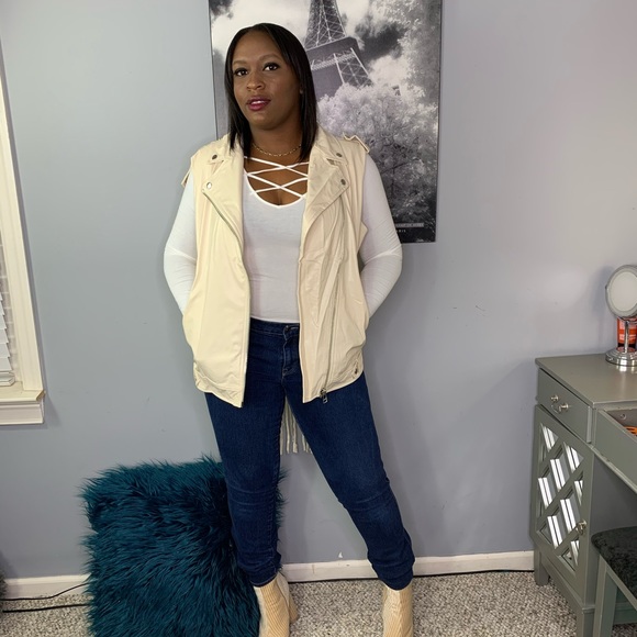 PU Fringe Vest - Picture 7 of 8